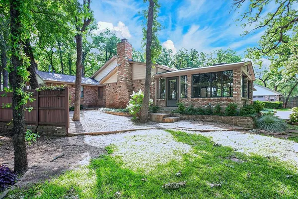 $1,295,000 | 1607 North Main Street, Euless, TX 76039