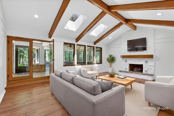 $1,295,000 | 1607 North Main Street, Euless, TX 76039