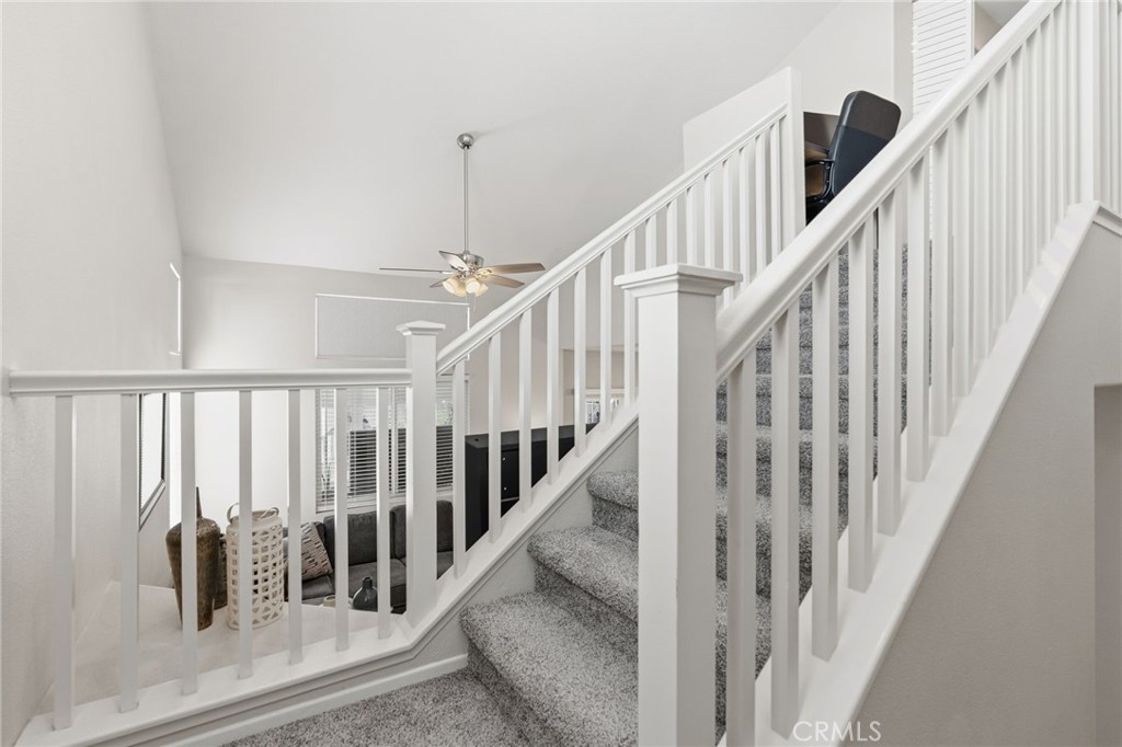 42156 Chestnut Drive Temecula, CA 92591 - Photo 15 of 33 a view of entryway