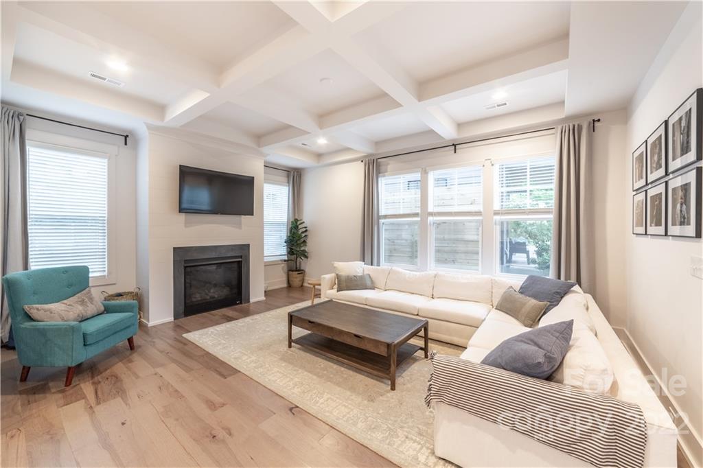 1526 Brook Road Charlotte, NC 28205 - Photo 8 of 40 Gallery Image 8