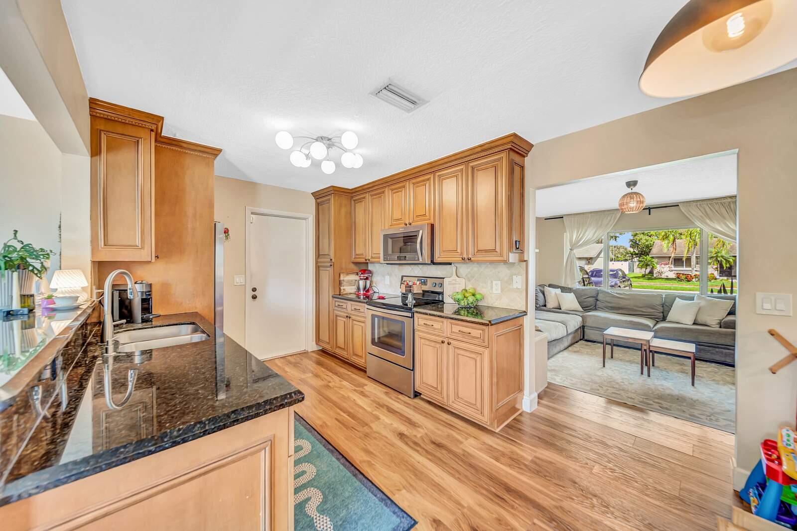 9298 Affirmed Lane Boca Raton, FL 33496 - Photo 12 of 42 12-DSC08881