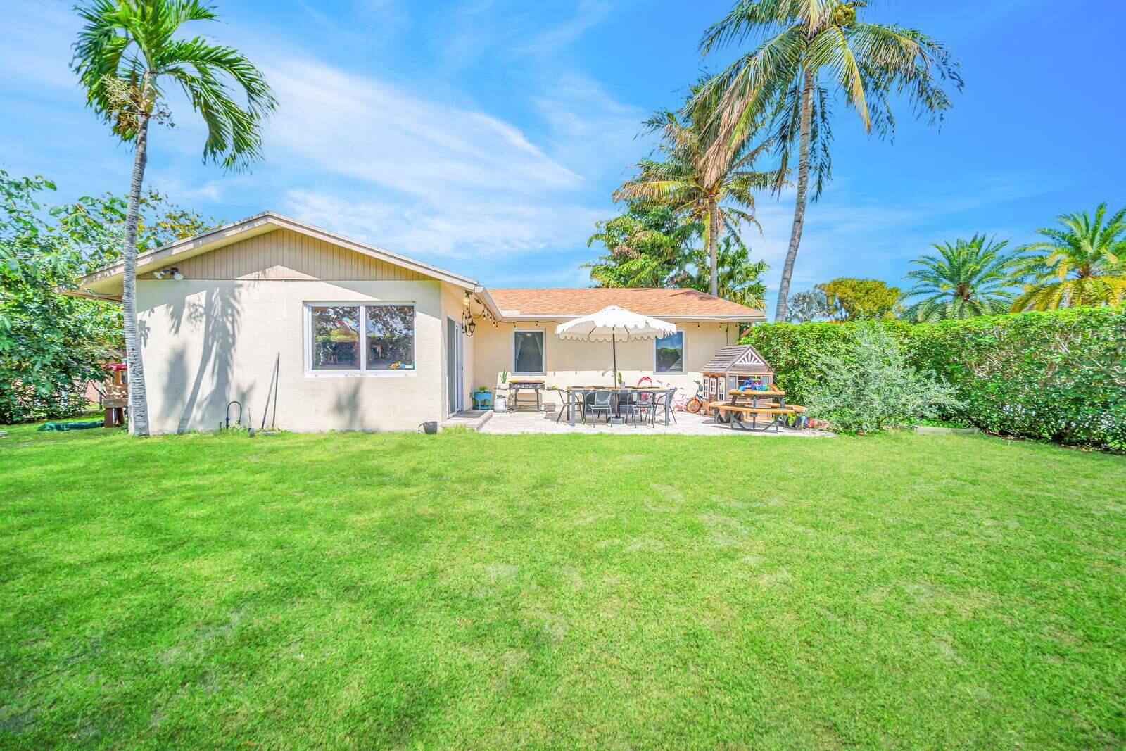 9298 Affirmed Lane Boca Raton, FL 33496 - Photo 38 of 42 38-DSC09063