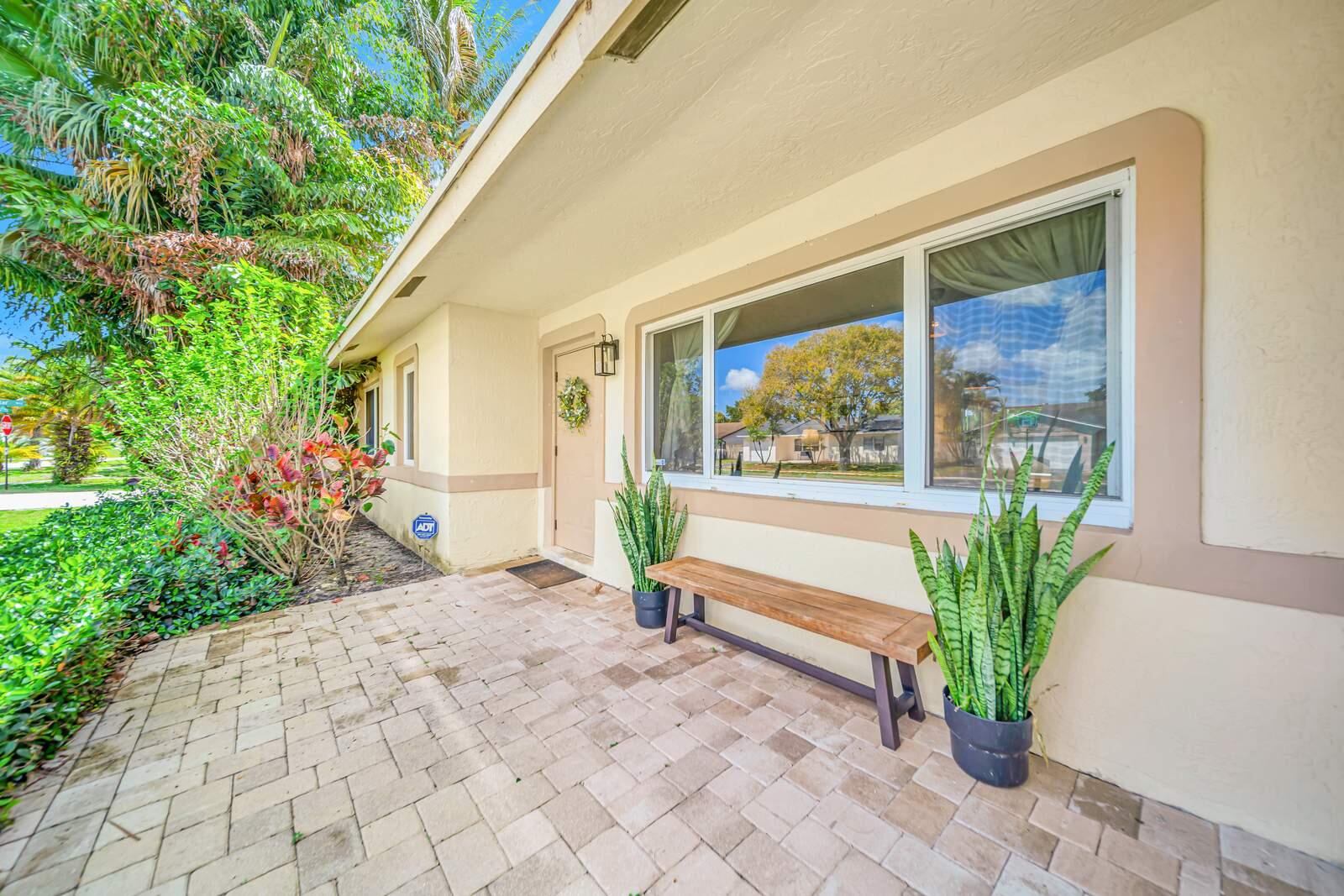 9298 Affirmed Lane Boca Raton, FL 33496 - Photo 4 of 42 04-DSC09076