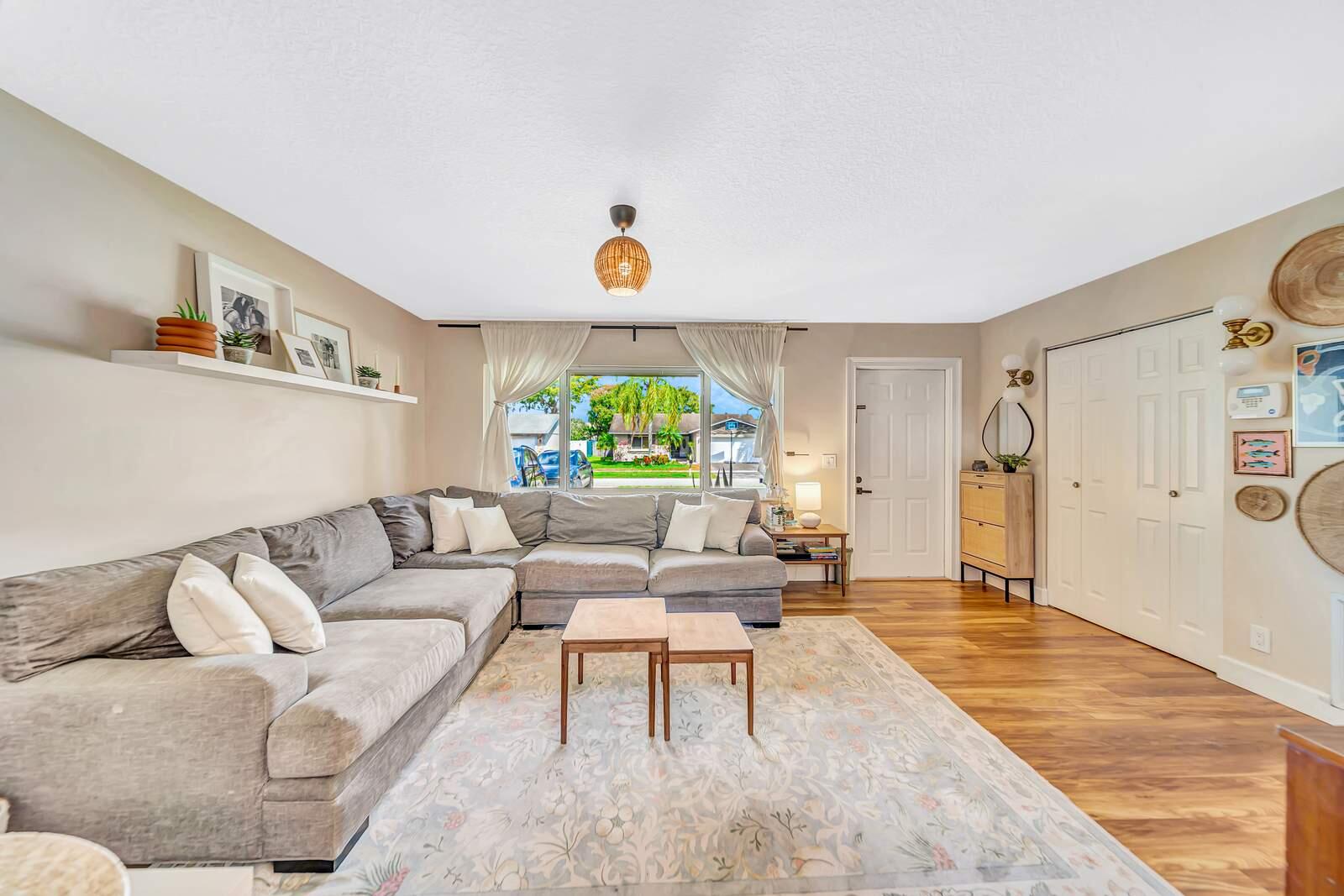 9298 Affirmed Lane Boca Raton, FL 33496 - Photo 10 of 42 10-DSC08851