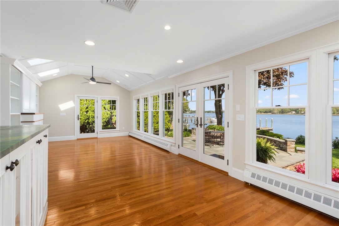 29 Riverside Drive Barrington, RI 02806 - Photo 14 of 37