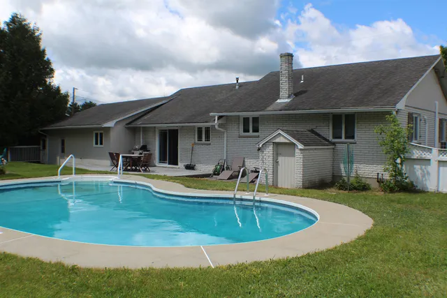 $325,000 | 6 Pinecrest Avenue, Berlin, NH 03570