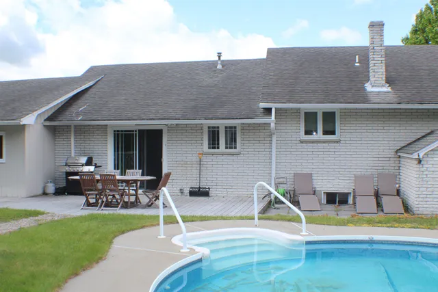 $325,000 | 6 Pinecrest Avenue, Berlin, NH 03570