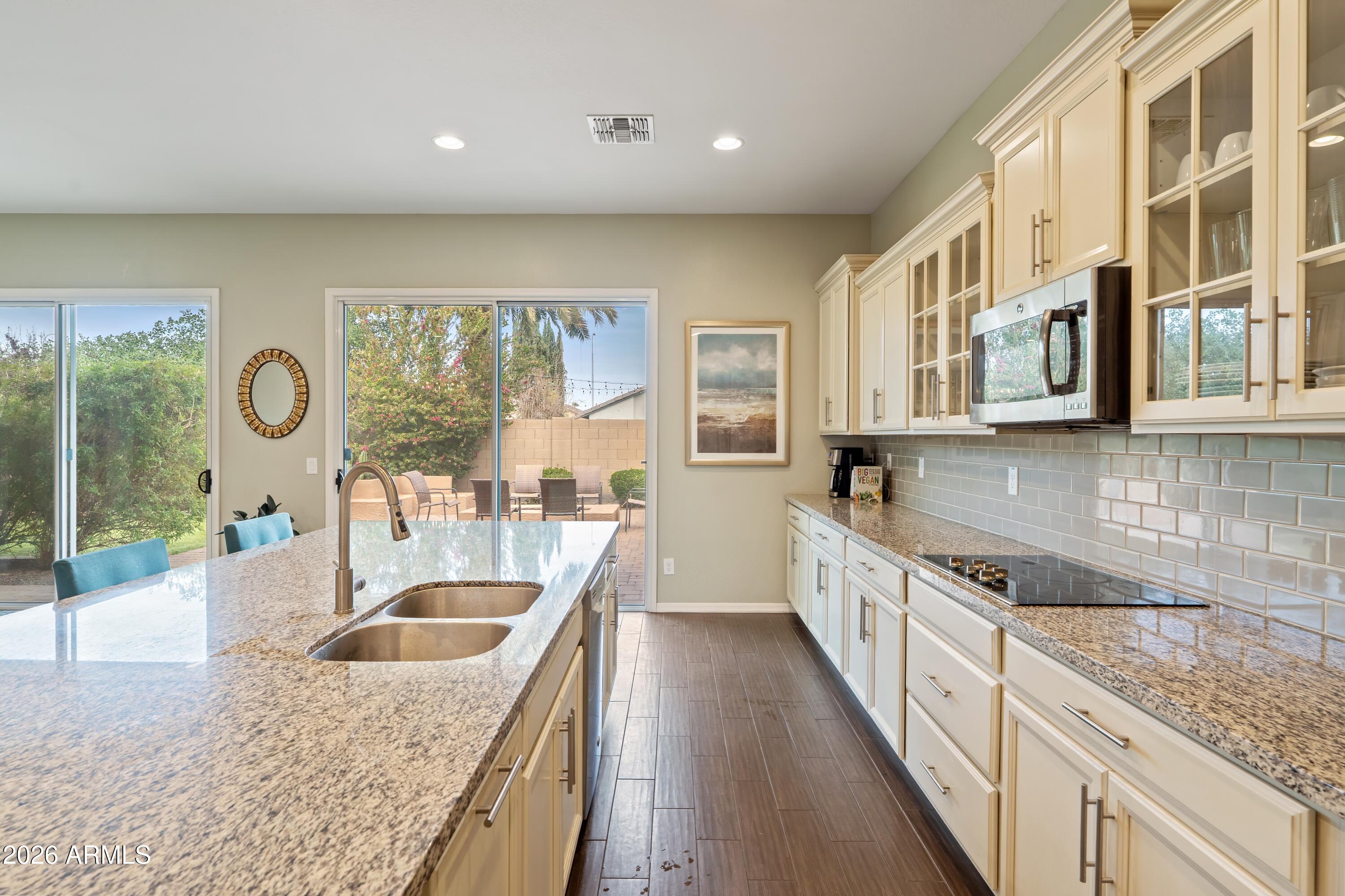 2120 East Geronimo Street Chandler, AZ 85225 - Photo 17 of 45 Kitchen