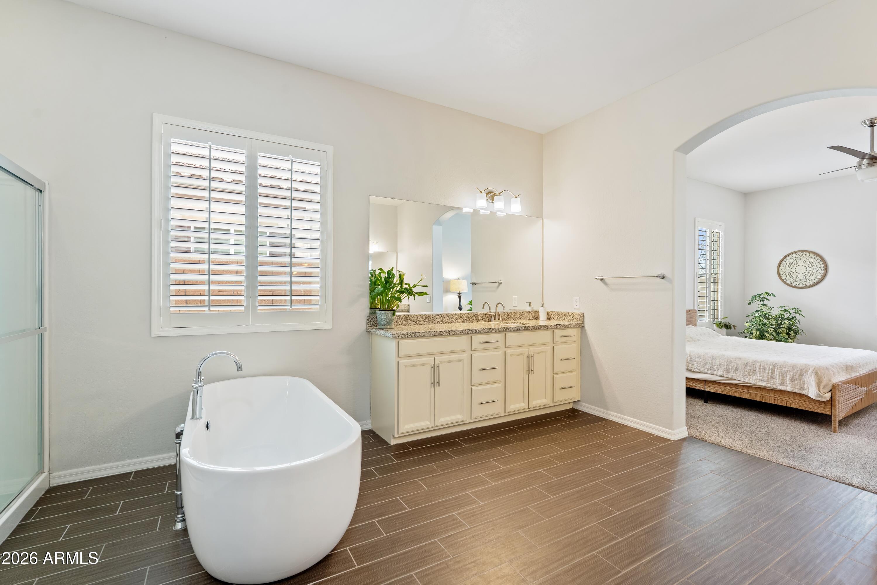 2120 East Geronimo Street Chandler, AZ 85225 - Photo 23 of 45 Primary Bath