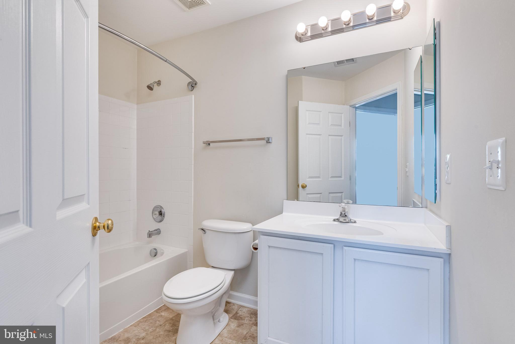 156 Riparian Lane Ranson, WV 25438 - Photo 29 of 39 Shared hall full bathroom