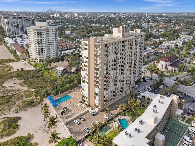 $3,400 | 2000 South Ocean Boulevard, Unit 4C, Lauderdale-by-the-Sea, FL 33062