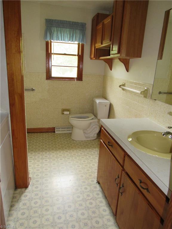 1365 Tillotson Road Pinnacle, NC 27043 - Photo 16 of 29