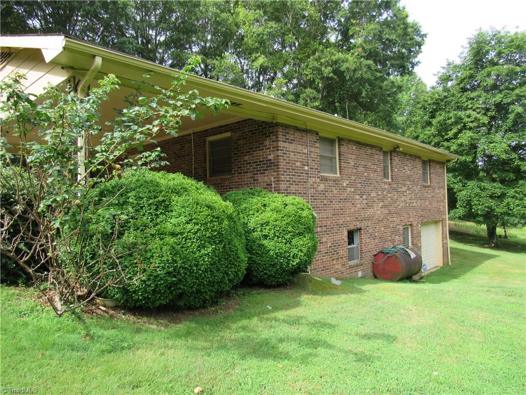 1365 Tillotson Road Pinnacle, NC 27043 - Photo 9 of 29