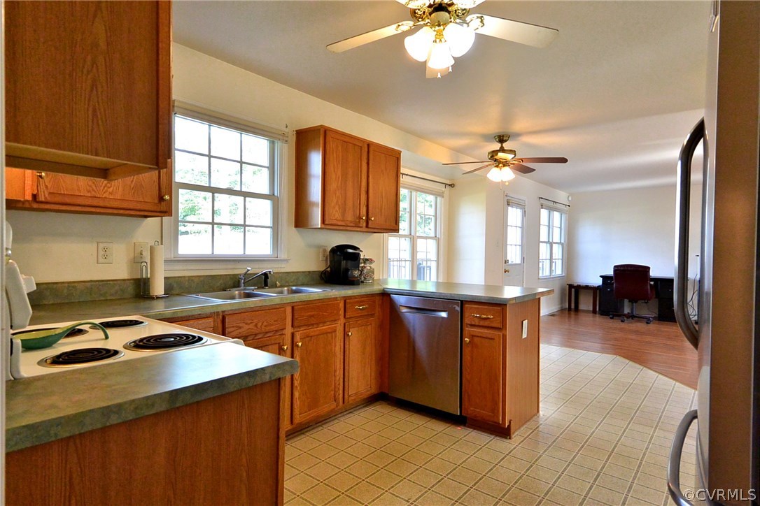 9519 Lockberry Ridge Loop North Chesterfield, VA 23237 - Photo 5 of 13 Gallery Image 5