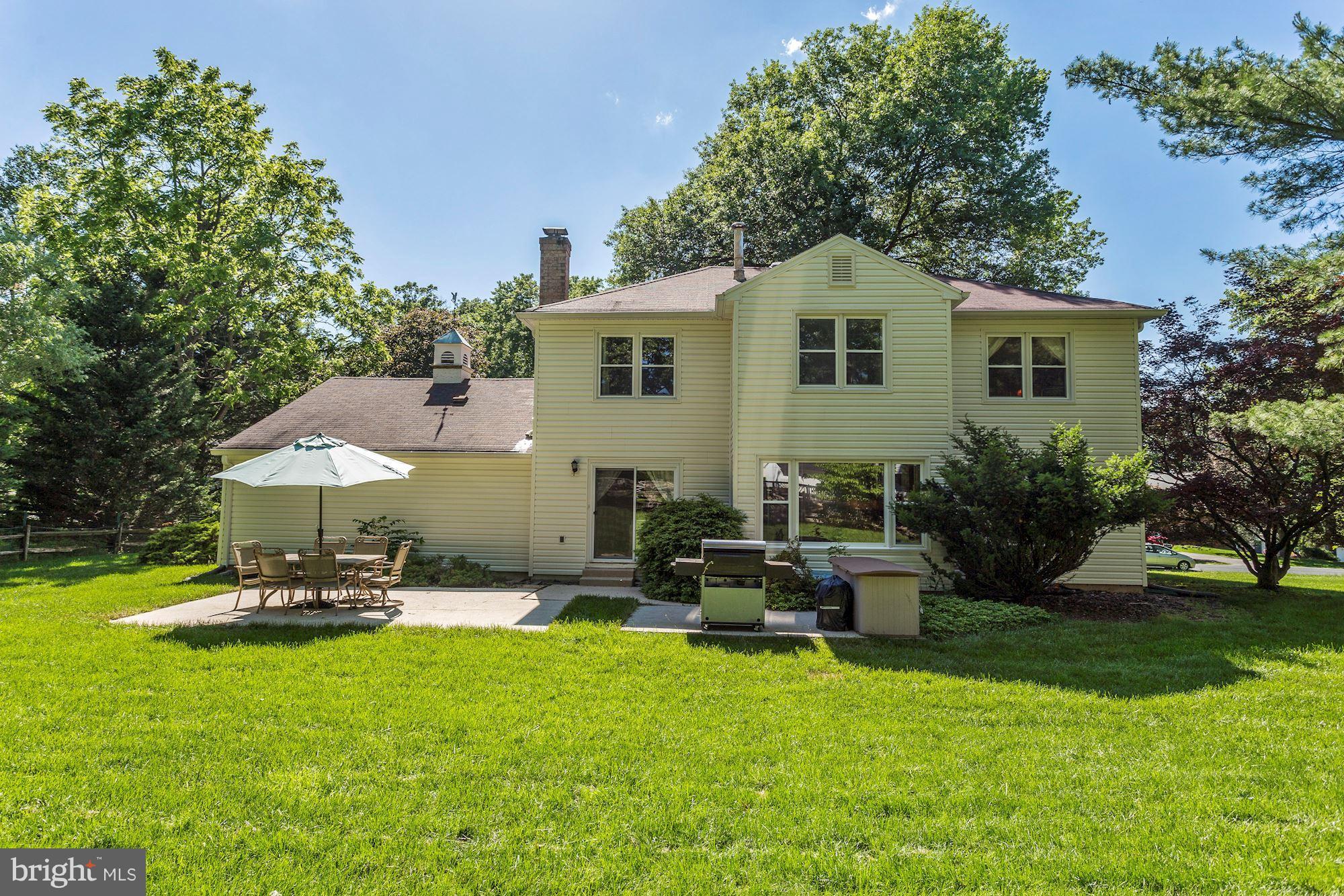 15005 Wellwood Road Silver Spring, MD 20905 - Photo 28 of 30 Large, private rear yard, patio