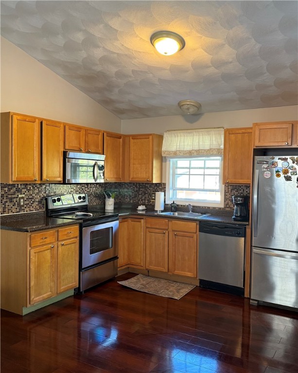 19 Marques Street Cumberland, RI 02864 - Photo 4 of 20