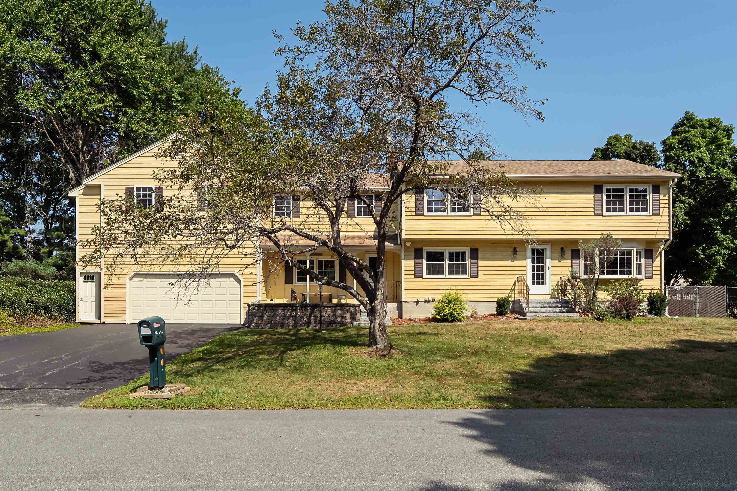 21 Garrison Road Salem, NH 03079 - Photo 2 of 57