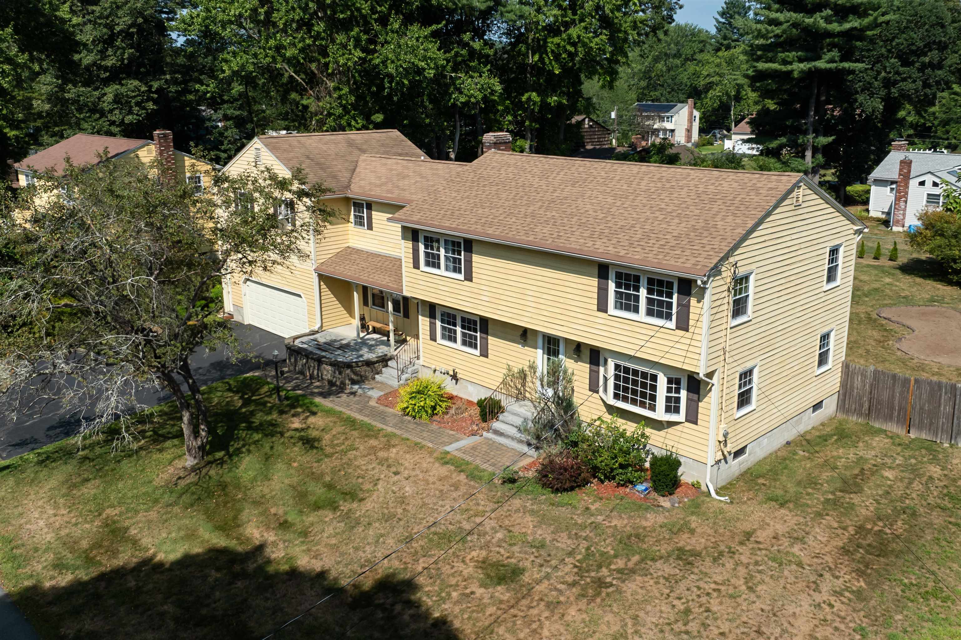 21 Garrison Road Salem, NH 03079 - Photo 5 of 57