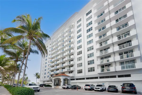 $4,700 | 9195 Collins Avenue, Unit 1103, Surfside, FL 33154