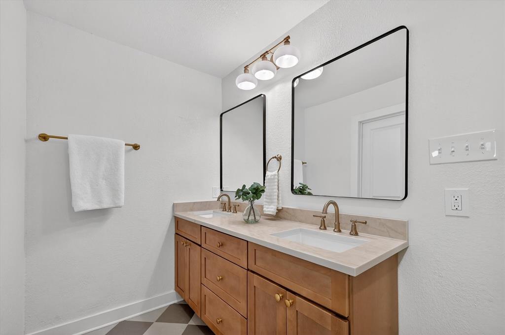 303 Sycamore Creek Road Allen, TX 75002 - Photo 18 of 28