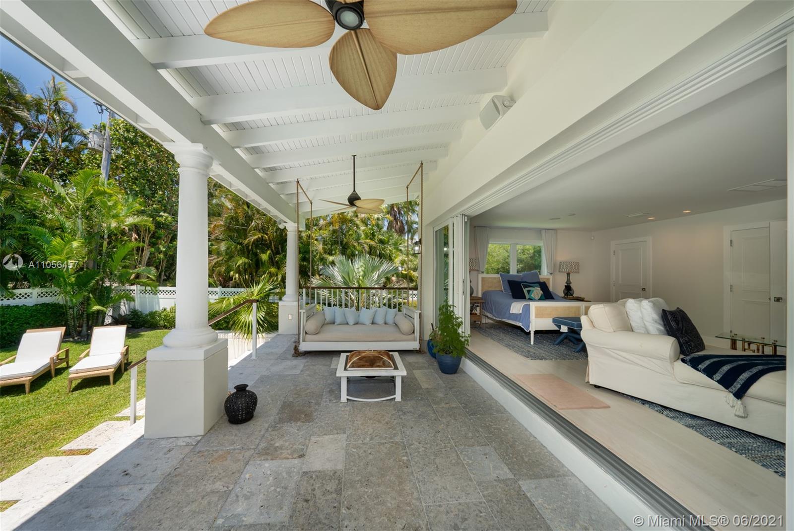 320 Pacific Road Key Biscayne, FL 33149 - Photo 9 of 27 a lobby with furniture and garden