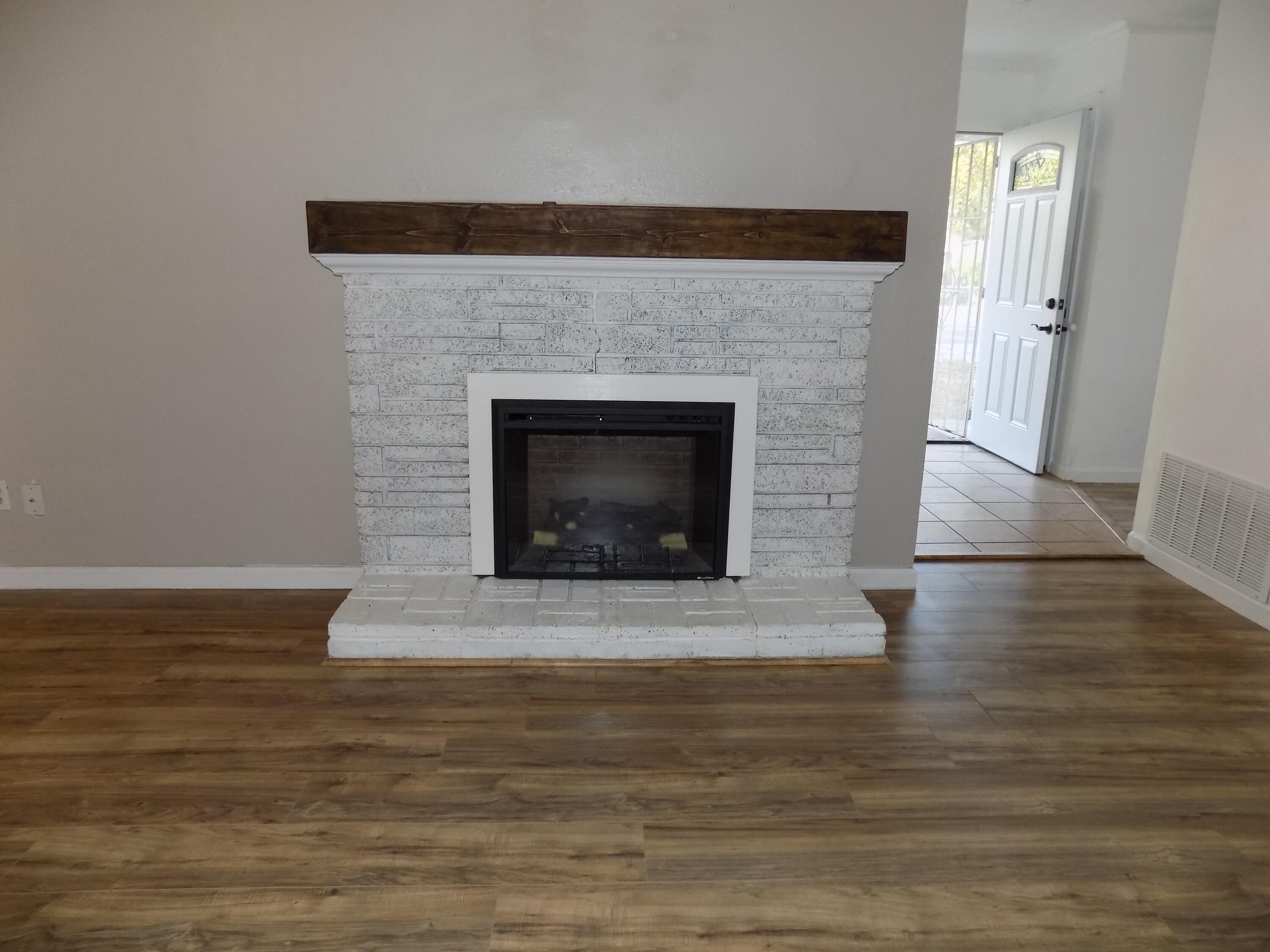 7658 Happy Valley Road Anderson, CA 96007 - Photo 9 of 25 a living room with a fireplace