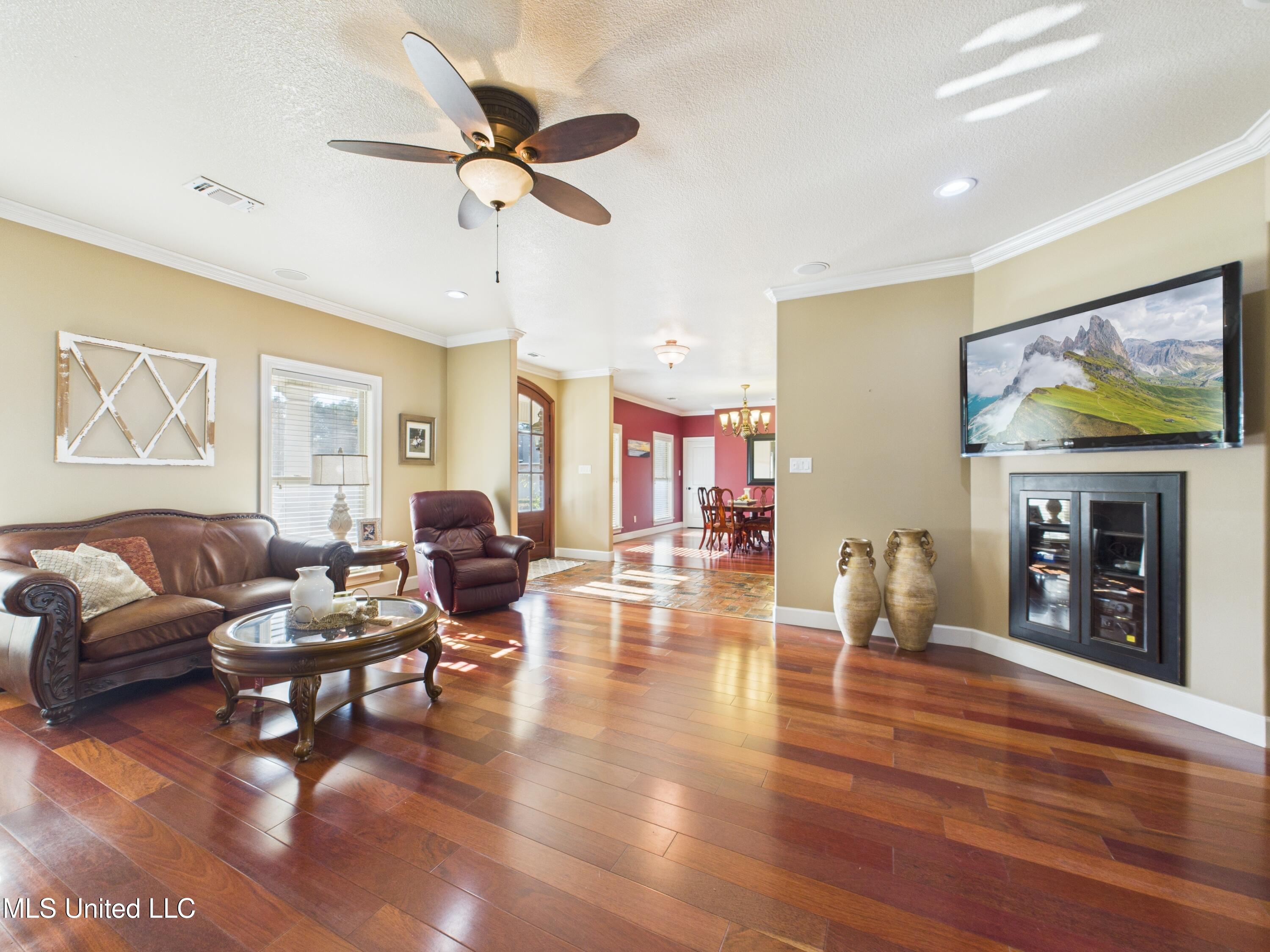 7414 Fountainbleau Road Ocean Springs, MS 39564 - Photo 11 of 49 CAM04449G0-PR0026-STILL022