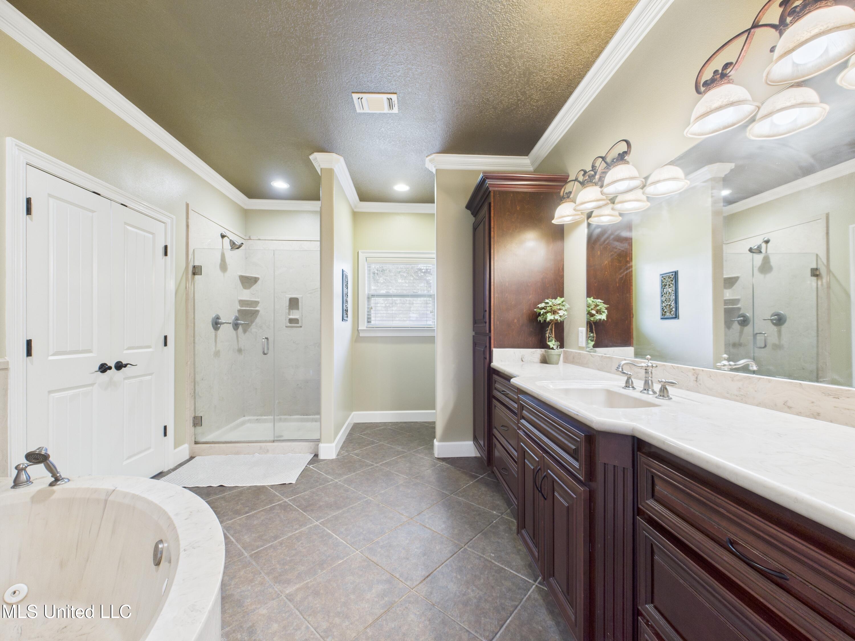 7414 Fountainbleau Road Ocean Springs, MS 39564 - Photo 17 of 49 CAM04449G0-PR0026-STILL029