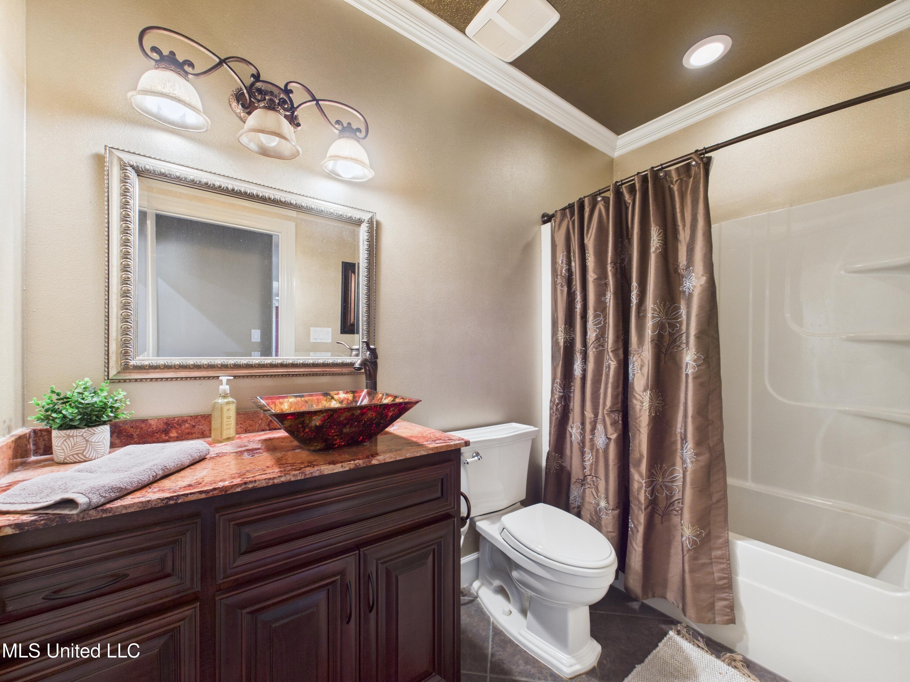 7414 Fountainbleau Road Ocean Springs, MS 39564 - Photo 23 of 49 CAM04449G0-PR0026-STILL035