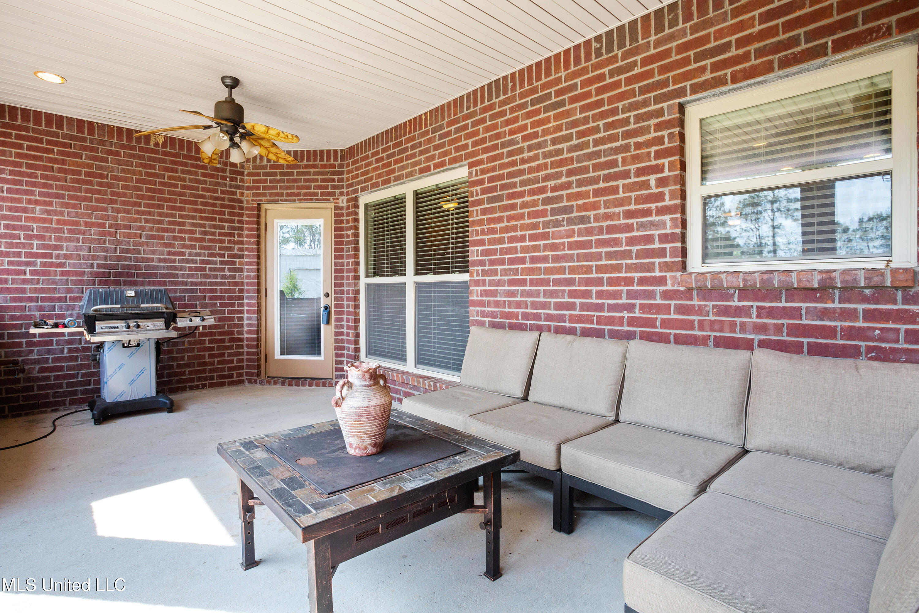 7414 Fountainbleau Road Ocean Springs, MS 39564 - Photo 30 of 49 030