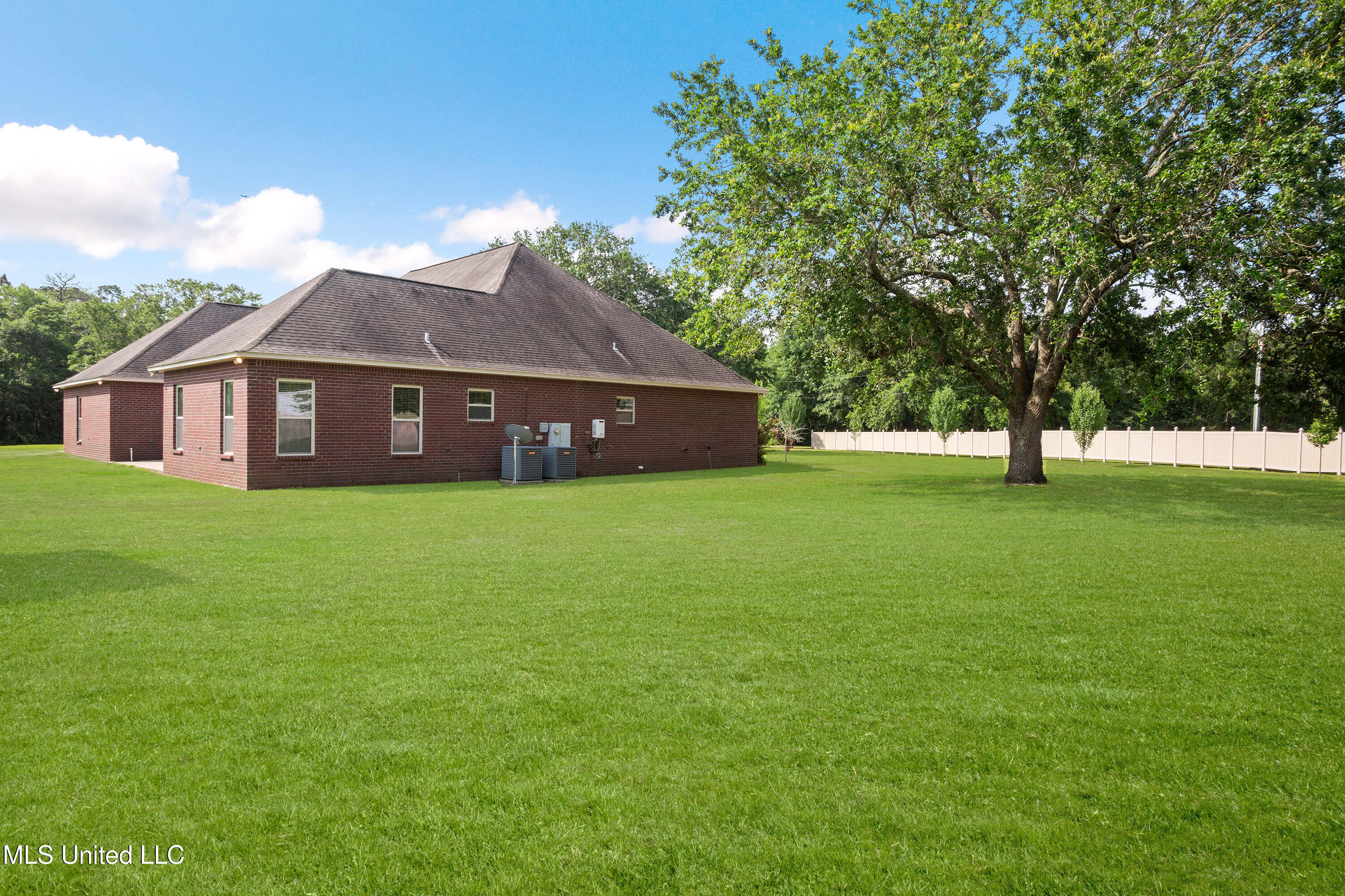 7414 Fountainbleau Road Ocean Springs, MS 39564 - Photo 35 of 49 034