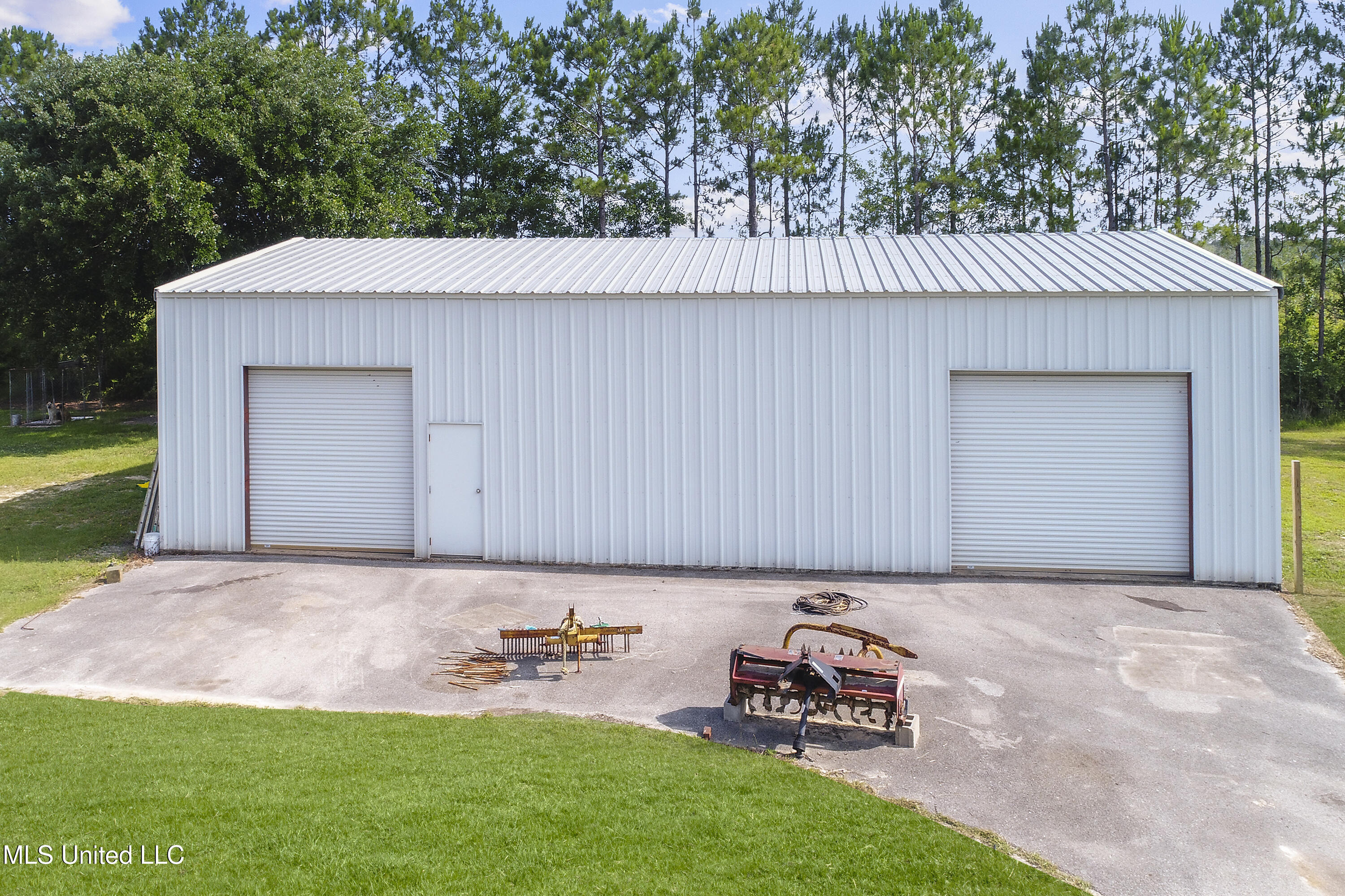 7414 Fountainbleau Road Ocean Springs, MS 39564 - Photo 46 of 49 036