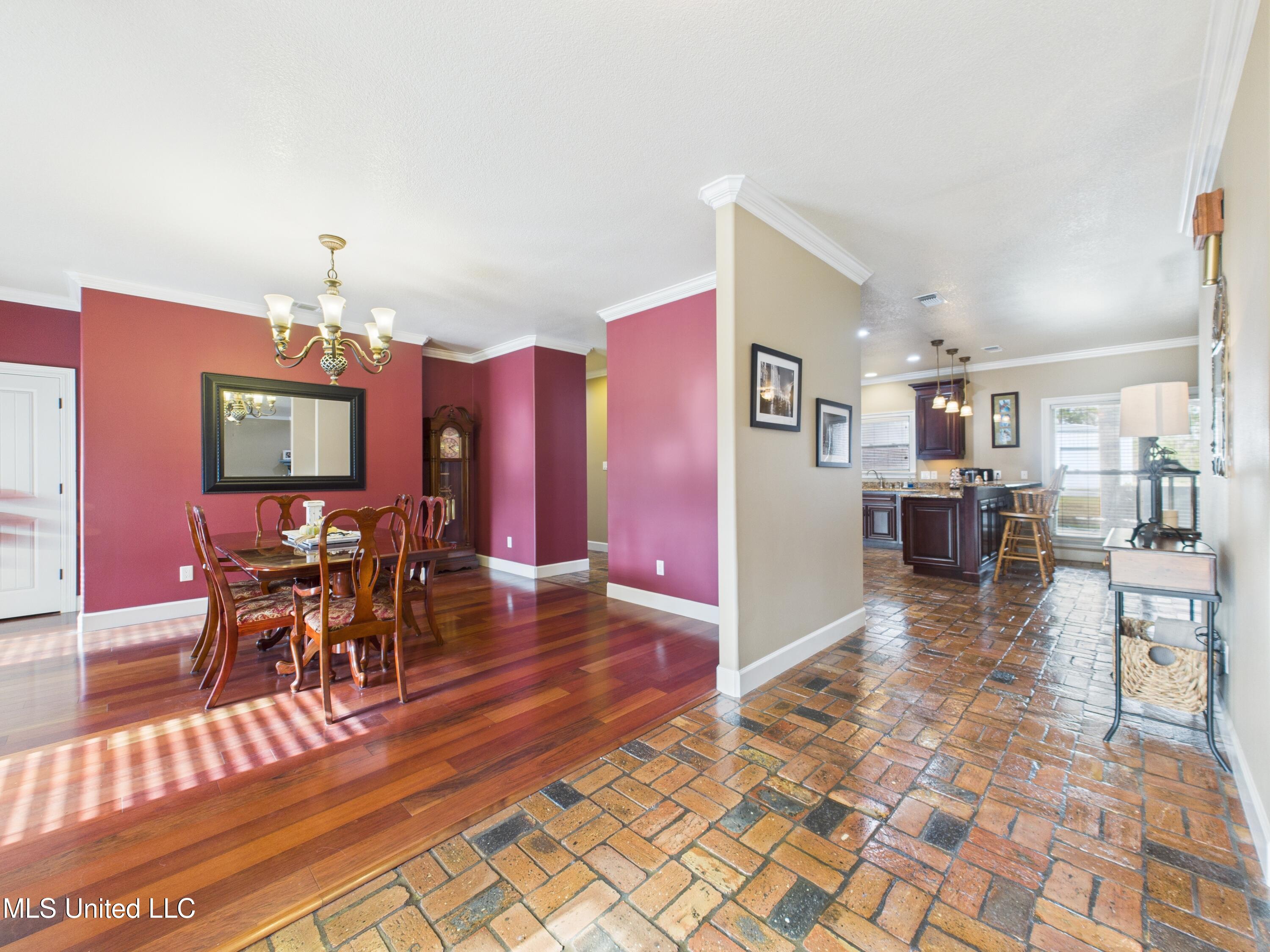 7414 Fountainbleau Road Ocean Springs, MS 39564 - Photo 9 of 49 CAM04449G0-PR0026-STILL018