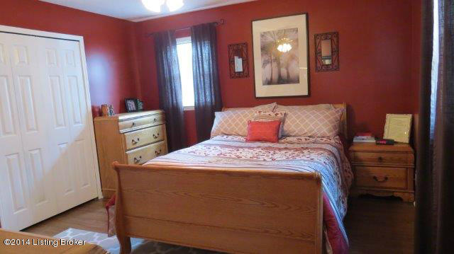 4521 Sandhill Road Louisville, KY 40219 - Photo 20 of 25 master bedroom
