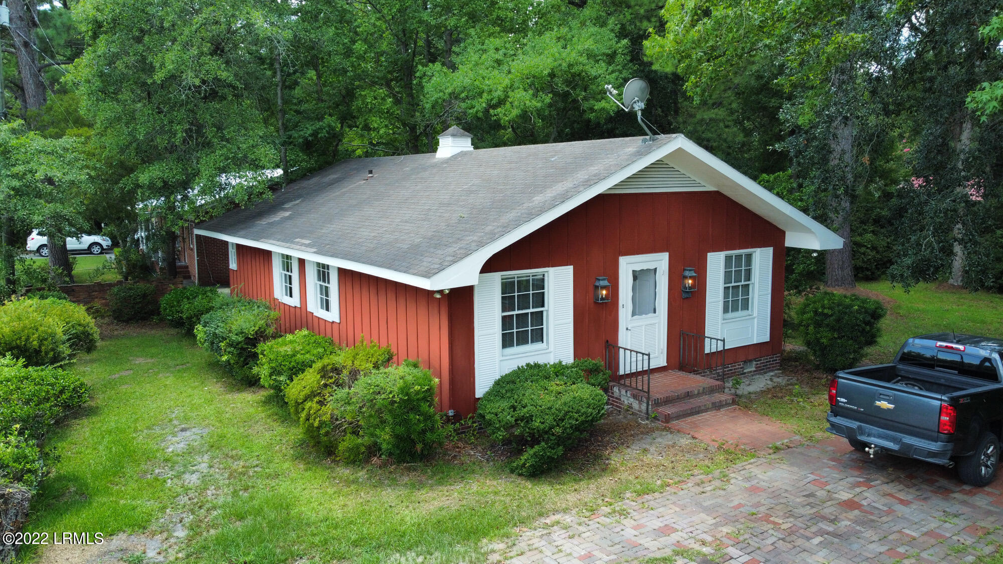 114 Barry Avenue Hampton, SC 29924 - Photo 1 of 15 A9D6AAFB-A78D-4406-B52D-3F79466D7A39