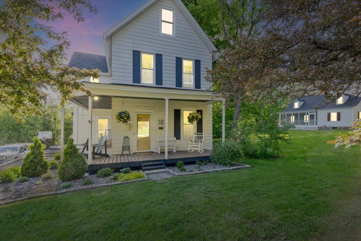 38 Smith Street St. Albans, VT 05478 - Photo 3 of 50