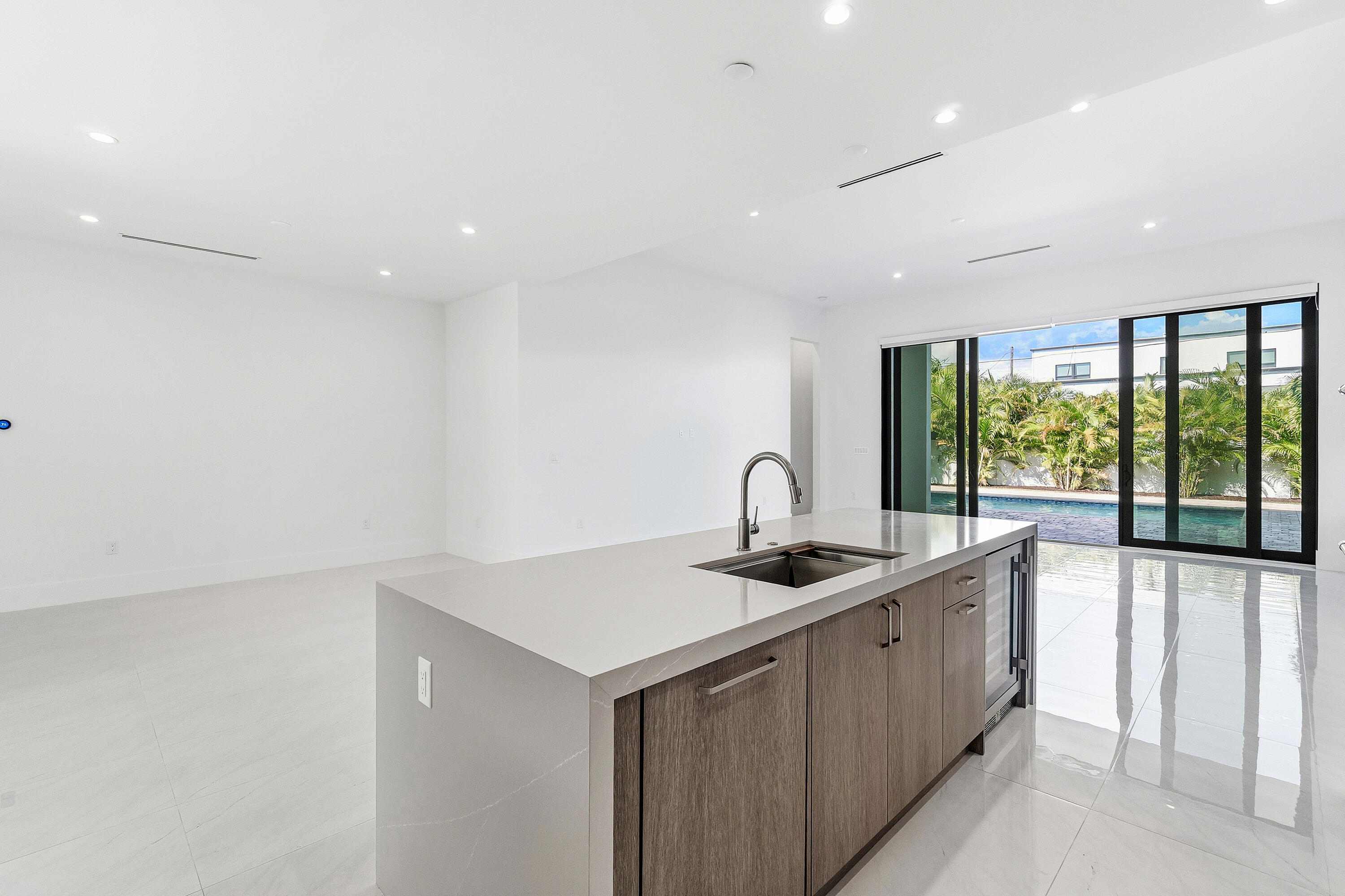 691 Kingsbridge Street Boca Raton, FL 33487 - Photo 8 of 30 014-691KingsbridgeStreet-BocaRaton-FL-33