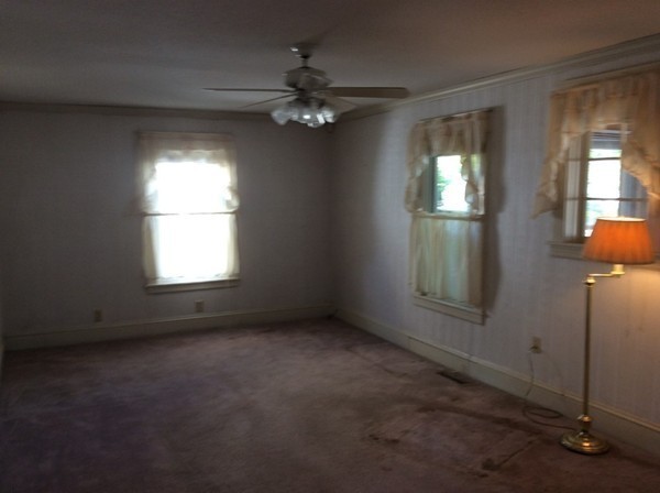 63 Kingsley Street Springfield, MA 01104 - Photo 13 of 30 Gallery Image 13