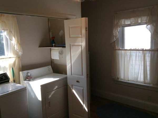 63 Kingsley Street Springfield, MA 01104 - Photo 9 of 30 Gallery Image 9