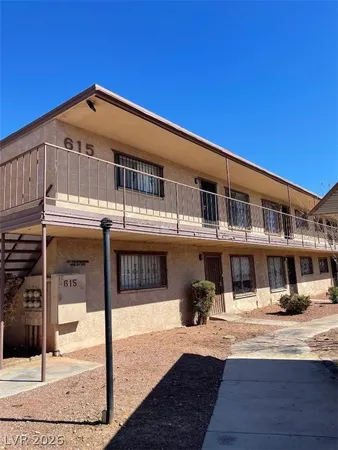 $995 | 615 South Royal Crest Circle, Unit 22, Las Vegas, NV 89169