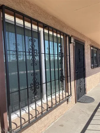 $995 | 615 South Royal Crest Circle, Unit 22, Las Vegas, NV 89169