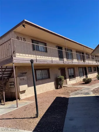 $995 | 615 South Royal Crest Circle, Unit 22, Las Vegas, NV 89169
