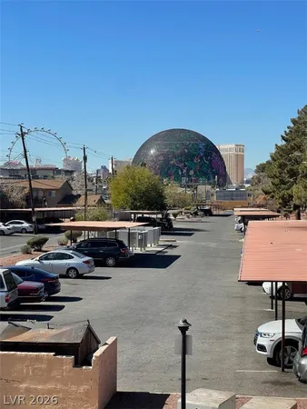 $995 | 615 South Royal Crest Circle, Unit 22, Las Vegas, NV 89169