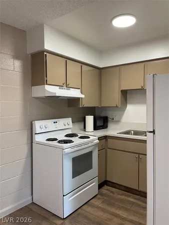 $995 | 615 South Royal Crest Circle, Unit 22, Las Vegas, NV 89169