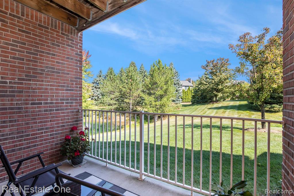 1948 Flagstone Circle Rochester, MI 48307 - Photo 21 of 25