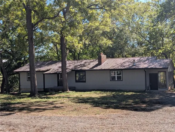 $299,000 | 2594 Georgia Road, Ottawa, KS 66067