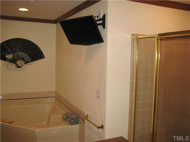 725 Bennington Drive Raleigh, NC 27615 - Photo 10 of 24 Master Bath/Spa