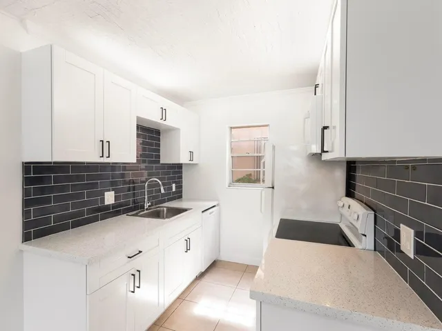 $1,900 | 600 Southwest 2nd Avenue, Unit 1380, Boca Raton, FL 33432