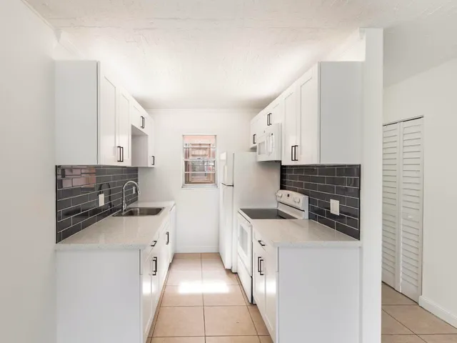 $1,900 | 600 Southwest 2nd Avenue, Unit 1380, Boca Raton, FL 33432