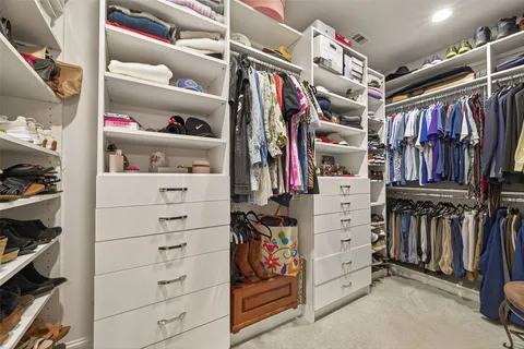 walk in closet